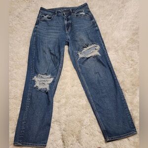 AMERICAN EAGLE OUTFITTERS Distressed High-rise Tapered leg Mom Jean Sz. 6x26 1/2